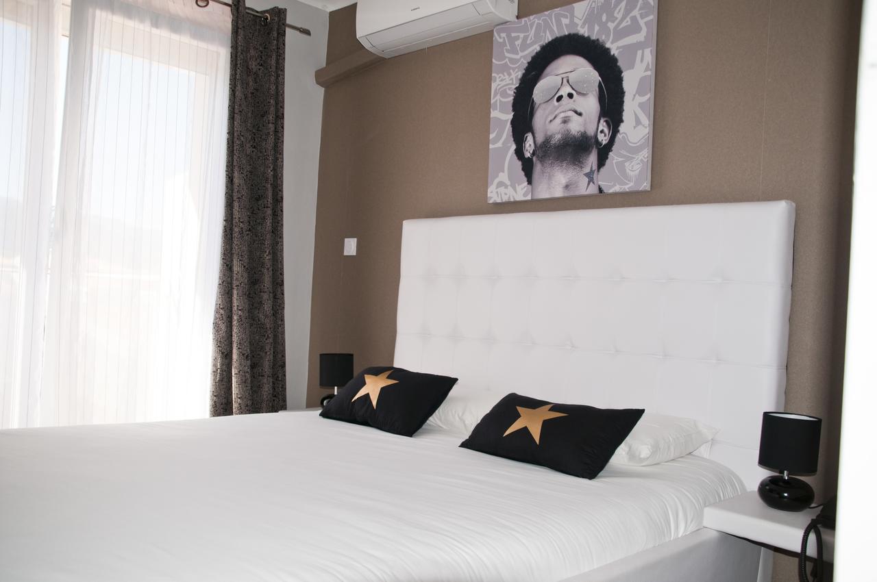 Hotel Bleu Azur アルジェレス・シュル・メール エクステリア 写真